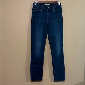 Levi's Mid Rise Skinny Blue Women's Jeans Size 6 
Wardrobe Staple , Western